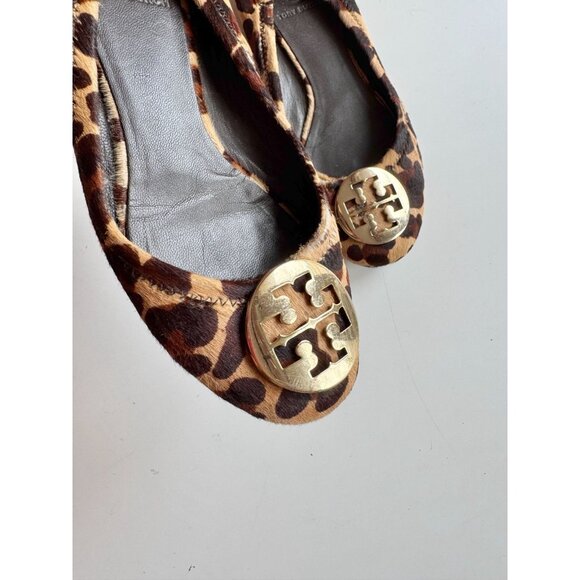 TORY BURCH Reva Leopard Calf Hair Leather Gold Medallion Ballet Flats, Size 9 - Picture 4 of 15